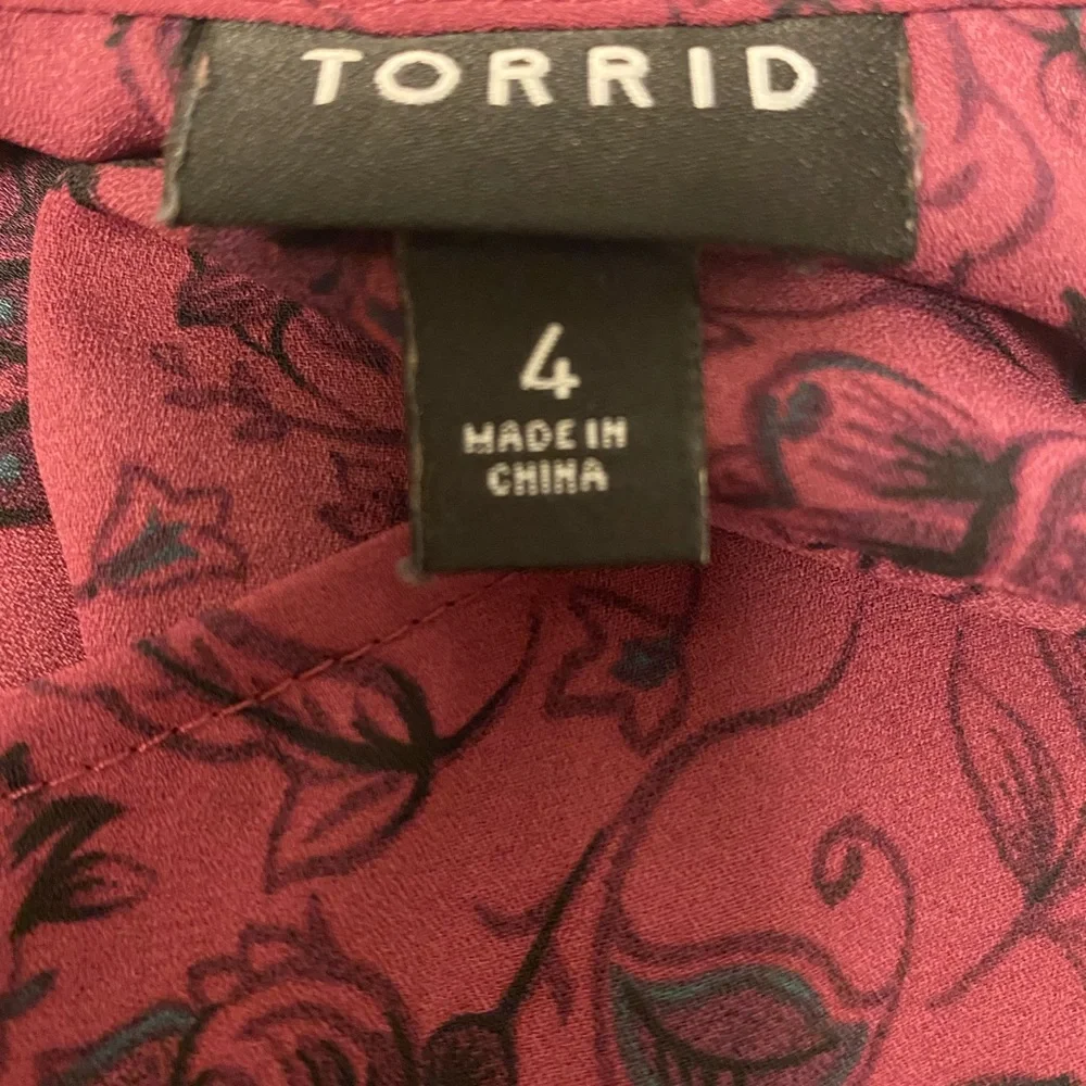 Torrid size 4 top in excellent condition - Picture 6 of 7
